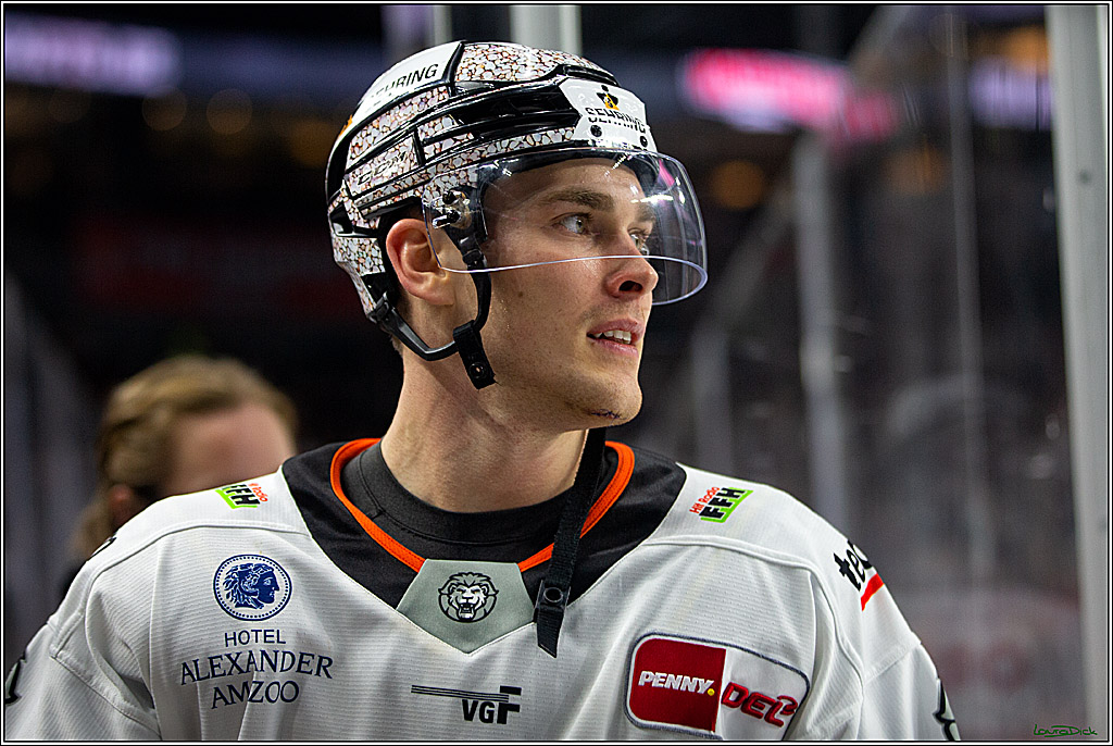 PENNY DEL; Koelner Haie- Loewen Frankfurt; Koeln, 01.12.2022